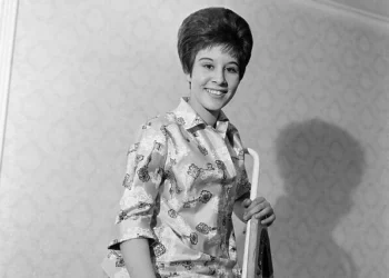 At 14  Shapiro “Don’t Treat Me Like a Child” Wasn’t Just Her first Hit Song- Click to Know more