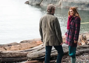 Attention Absentia fans! Stana Katic guest stars in Murder in a Small Town Episode 3 (Preview)