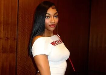 In a candid comment on her Chicago contract, Angel Reese illustrates the significant salary discrepancy between the WNBA and the NBA.