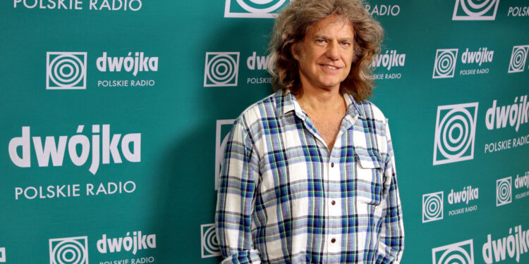 JUST IN: Jazz great Pat Metheny donates guitar for charity auction to aid Polish flood victims