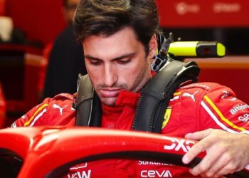 Carlos Sainz Eyes One Last Ferrari Victory Before Williams Move as Hamilton Joins Scuderia in 2025