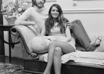 Barry Gibb discusses the secret to his 54-year marriage to “special” wife Linda.