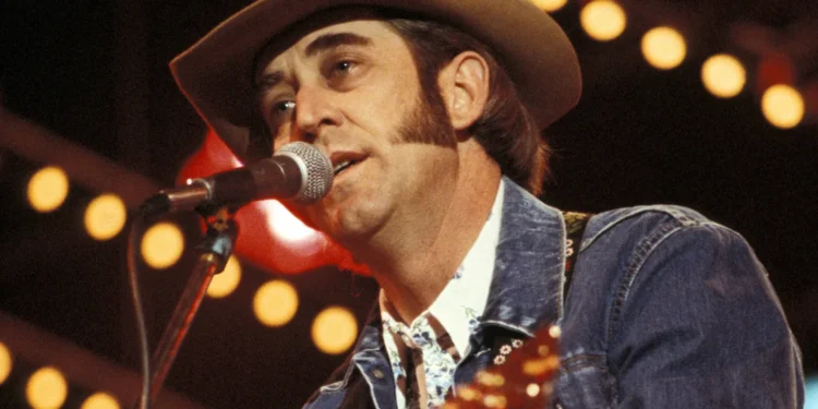 Sturgill Simpson Channels Don Williams With Superb Cover of the Hit Song “Tulsa Time”