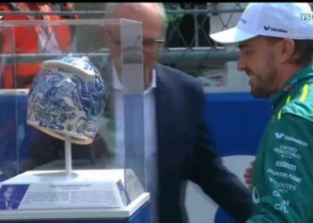 Forma-1 különleges ajándéka Fernando Alonsónak: Különleges elismerés egy legendás karrierért!