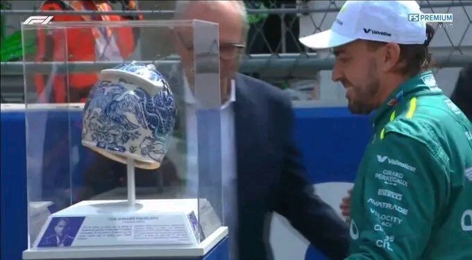 Forma-1 különleges ajándéka Fernando Alonsónak: Különleges elismerés egy legendás karrierért!