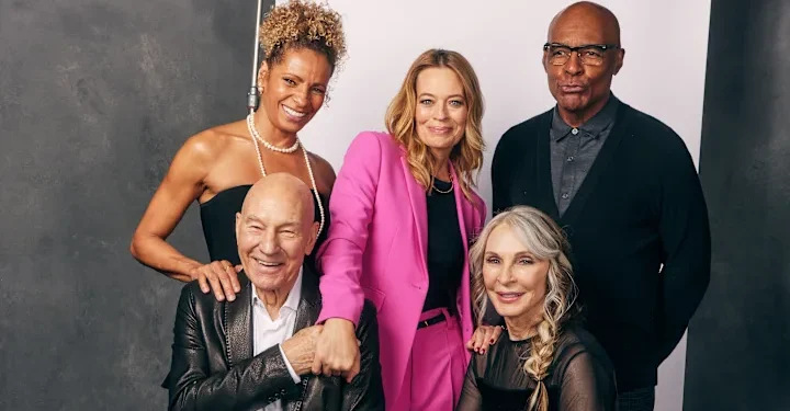 SHOCKING: The offer of a Star Trek series other than Legacy to Jeri Ryan is VERY disappointing.