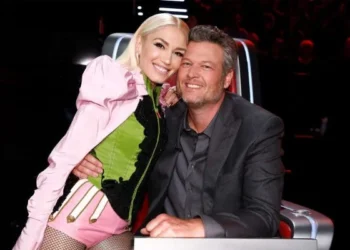 JUST IN: Blake Shelton takes center stage with Gwen Stefani at unmissable game day