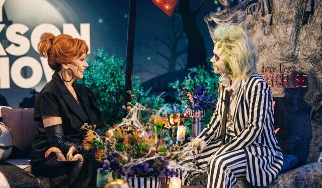 Blake Shelton’s Halloween Look Has Fans in Shock – You Won’t Believe Who He Transformed Into!