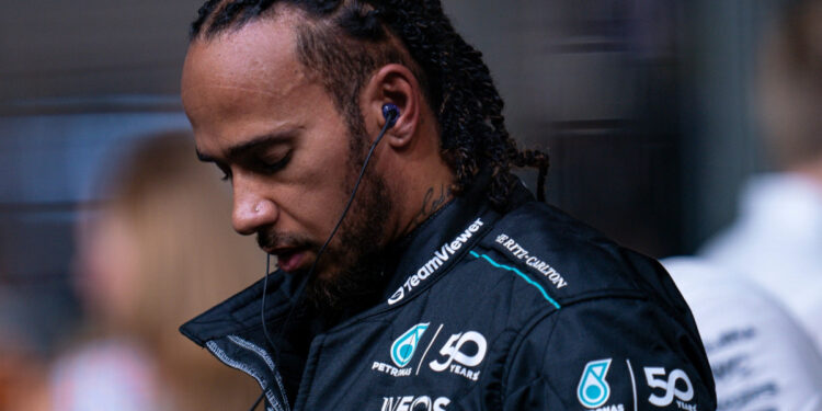 Lewis Hamilton’s Grand Overtake: The Rise of a Racing Legend!!