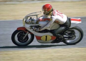 Paddock GP Celebrates SRC Sunday Ride 2024: Honoring King Giacomo Agostini’s Legendary Feat!