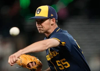 2 crafty NY Mets free agent signings for the bullpen to make, 1 flashier addition to avoid