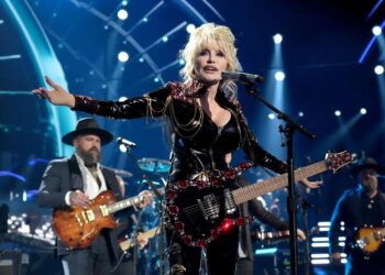 Dolly Parton Misses With Her New Album In A Surprising Disappointment