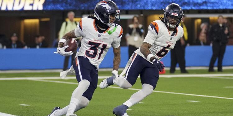 Broncos start strong, but blow a late lead and fail to clinch a playoff berth in a tough defeat