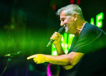 Popular Romanian band faces image crisis after lead singer gets involved in event organized by city hall