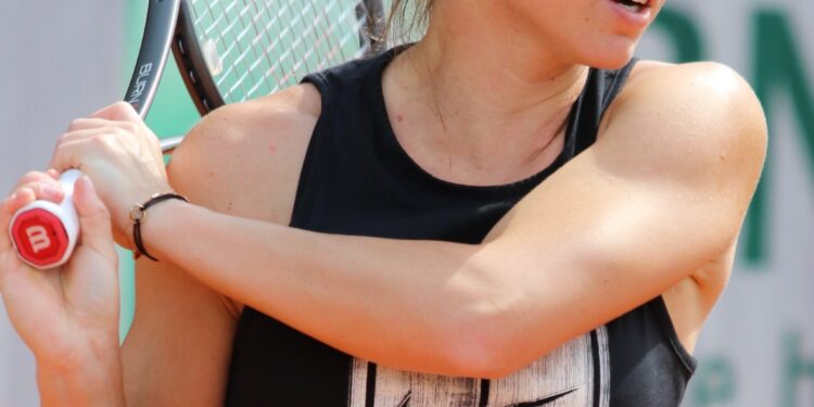 BRACKING NEWS!! Simona Halep Gets Australian Open Qualifying Wild Card.