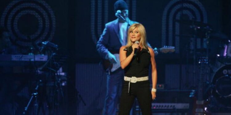 Samantha Fox: Because of the reality show we have a lot of young girls who look like each otherc