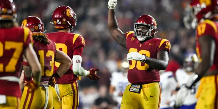 LATEST TRANSFER: Oregon Ducks land transfer from USC DL Bear Alexander