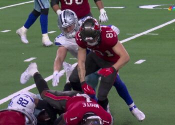 Cowboys vs. Buccaneers Highlights: Dallas suffers a loss to Tampa Bay in the playoff race.