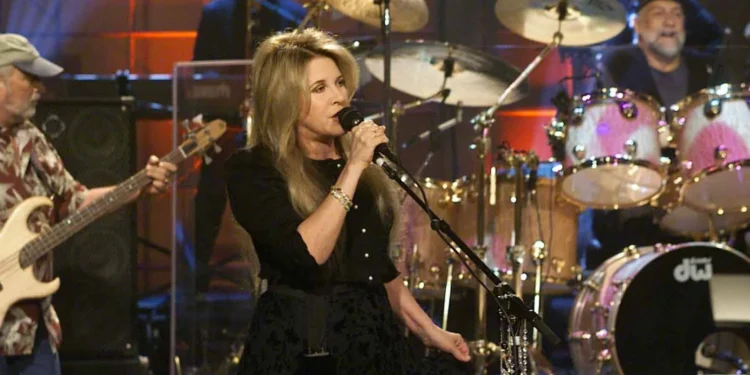 Fleetwood Mac’s Back-And-Forth That Nearly Led to Sheryl Crow Replacing Christine McVie