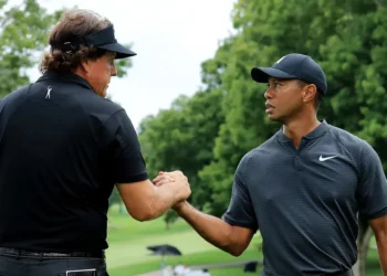 Bold Attempt to Trick Phil Mickelson Into Reviving Tiger Woods Rivalry Fails Miserably: ‘Not Going to Fall for That’