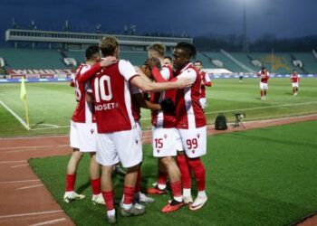 СБЛЪСЪК НА ТИТАНИ: Инерцията се променя, докато ЦСКА върви напред, докато Левски се спъва назад!. Научете повече на 👇👇👇 