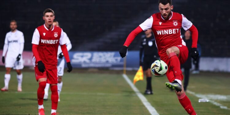 Тежка червена нощ разтресе ЦСКА: Поискаха оставката на Александър Томаш