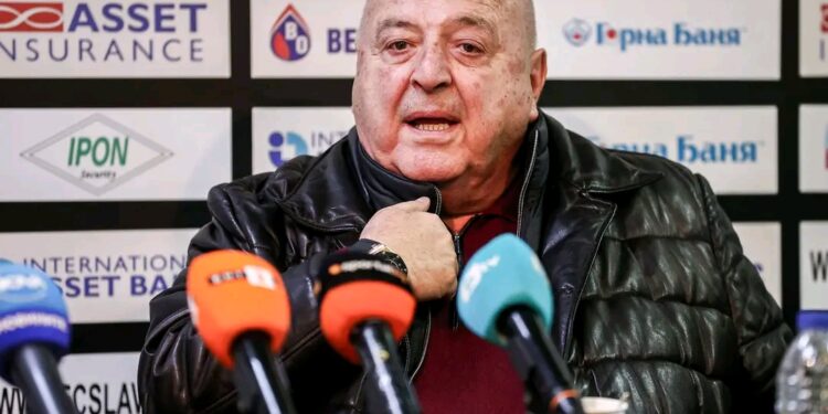 Венцислав Стефанов говори за равенството на Славия с ЦСКА 1948 и бъдещето на Фабиен и Вуцов