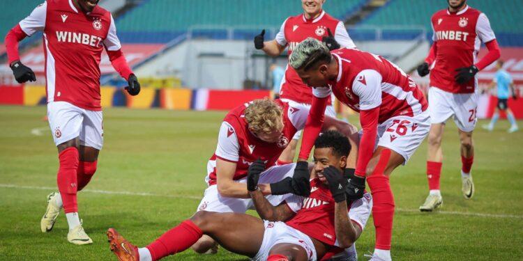 ПРОБЪЛЪК НАДЕЖДА: ЦСКА не остави шанс на Арда – 2:0. Научете повече на 👇 👇 🔥 