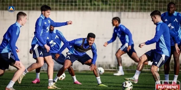 Трио в изолация и нови тактически ходове: Какво подготвя Веласкес за Заглебие?. Научете повече на 👇 👇 💙 