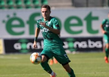 Ботев Пловдив ще подпише с играча на Пирин Благоевград Запро Динев през лятото като свободен агент, след като отказа предложението на Пирин за нов договор, за да се присъедини към Ботев Пловдив през лятото