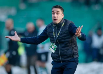 Веласкес: Загубихме от нищото, но гледаме към голямото дерби, Каза старши треньорът. Научете повече на 👇 💙 👇 