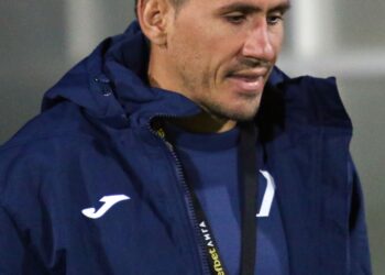 Легендата на Левски София и асистент треньор Живко Миланов е готов да поеме нова работа в Гърция като старши треньор на Панаionsинаикос