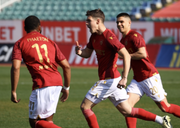 Той е №1 и през зимата, Томаш се кълне в него, а ЦСКА още не му е предложил нов договор. Прочетете повече на… 