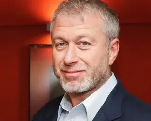 Собствениците на Ботев Пловдив водят преговори за ново притежание с бившия собственик на Челси Роман Абрамович, който беше принуден да продаде клуба, като се обсъждат и разширения на стадиона