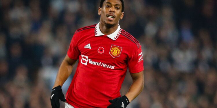 Левски София проявява сериозен интерес към нападателя на АЕК Атина Антъни Марсиал