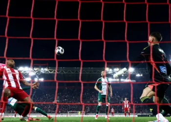 Καθυστερημένος ουρλιαχτός καθοδηγεί τον Ολυμπιακό στα ημιτελικά του Κυπέλλου Ελλάδας