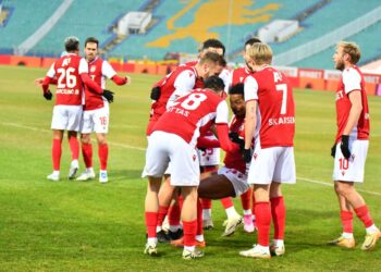 ТОЧНО В: „ЦСКА и „ментето“ Локило пратиха бай Хараламби в храстите – злобен, мразещ и завистлив“.Научете повече на 👇 👇 👇 