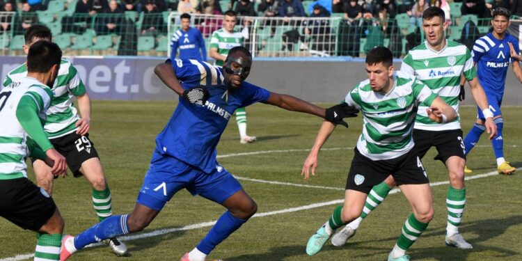 Героичната позиция на Левски не е достатъчна, тъй като Черно море претендира за историческа шеста купа