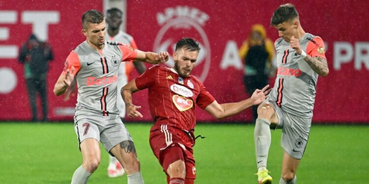 Arbitrul pentru meciul dintre FCSB – Sepsi OSK a fost stabilit.  Citiți mai multe despre articol la 👇👇👇