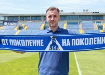 Треньорът на Левски София Генчев наказан за обидни думи срещу треньора на Спартак Варна по време на мач