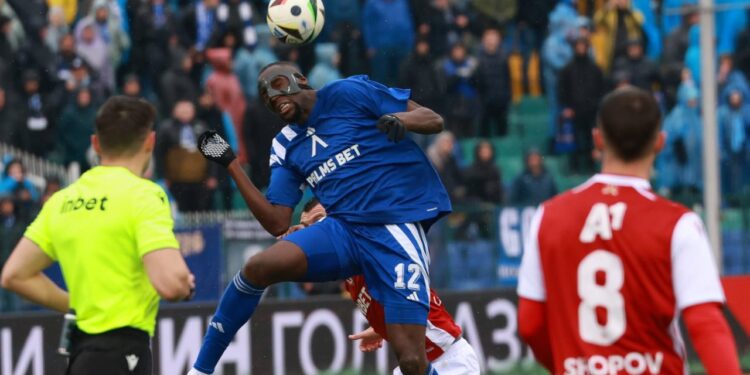 Легендарен №5 на Левски направи на нещо Веласкес! По-добре да не му превеждат това