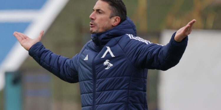 Веласкес чака отговор от шефовете: Ел Джемили за Левски ли ще играе или отива в друг отбор в България