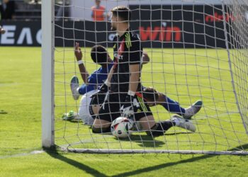 Един от любимците на Мъри посече Левски: Така не става! Веласкес, знаете ли с тези къде сте попаднали?