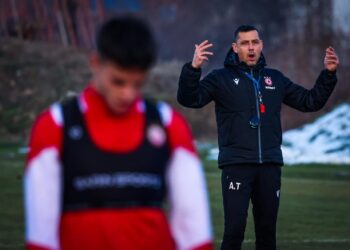 Не работела, а? Голям талант с мачове в Шампионската лига с предложение за договор с ЦСКА