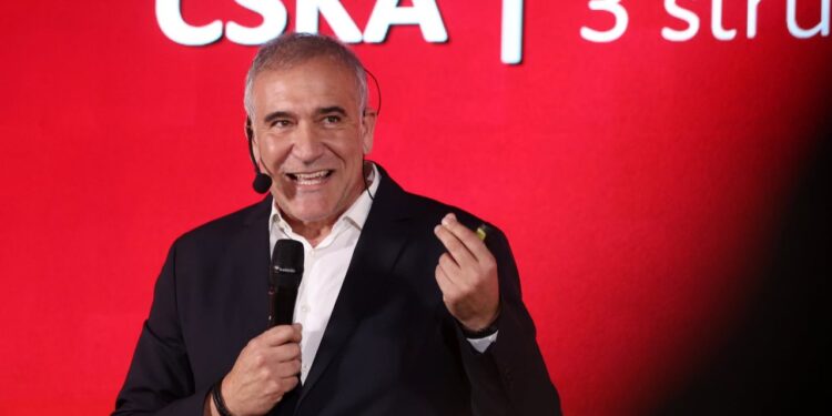 Такъв шеф не е идвал: Предупреждавам ви, с мен ще станете луди! Но ЦСКА пак ще е гигант