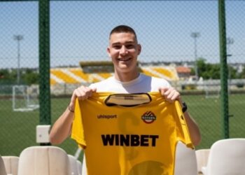 Трансферен удар: Изненадващо подписването на ЦСКА без разходи от Ботев Пловдив.. Щракнете по-долу за повече