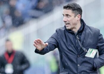 БИВШАТА ЗВЕЗДА НА ГЕРЕНА 🔵 КАЗВА: Нелепо е Веласкес да бъде треньор на Левски. Научете повече на 👇 👇 👇