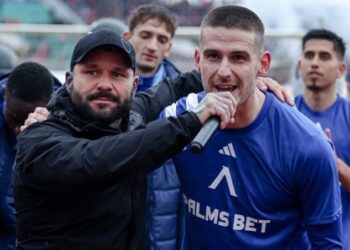 ГЕРОЙСКИ ПОКЛОН: Левски 💙 Герой Доставя Емоционален реч това Уил Гив Вие Втрисане. Научете повече на 👇👇👇