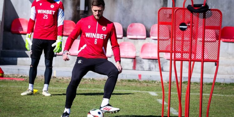 ПОДПИСВАНЕ НА САША! 📝 Треньорът на ЦСКА София ремонтира отбора с 5 нови трансфера: Ексклузивни подробности вътре!