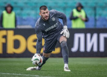 Иван Дюлгеров се присъединява към България „А“